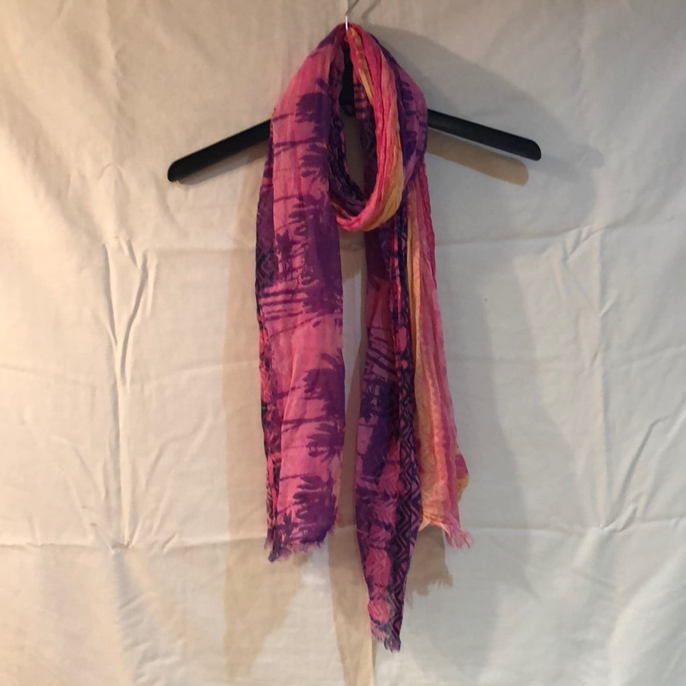 🧣Bundle 3 scarves and save! Tropical palm